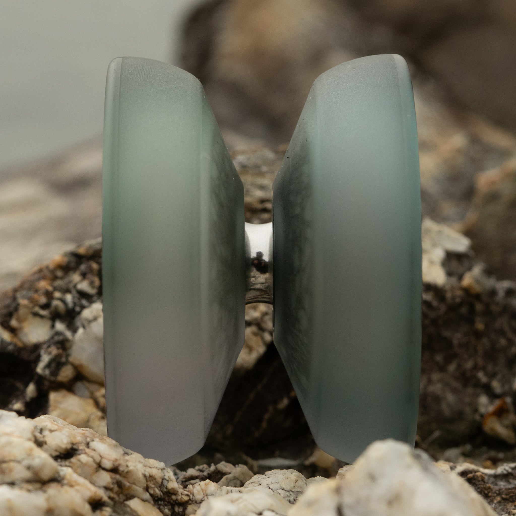 "High Wall" Mint Mist