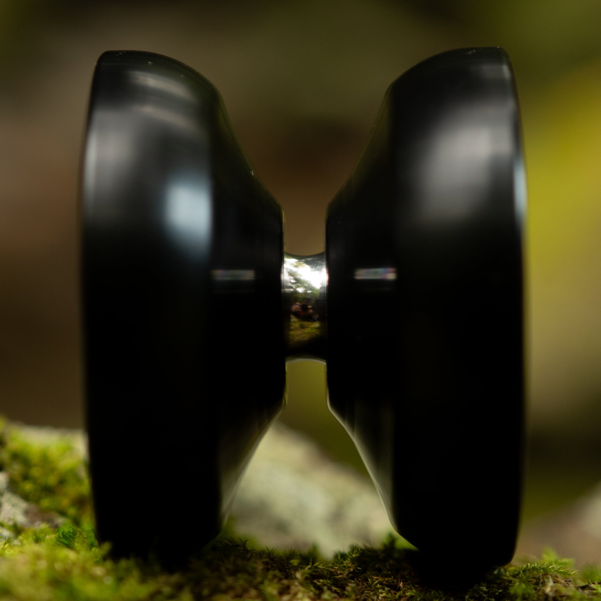 "Heteron" Regular Logo / Black (Black Hub)