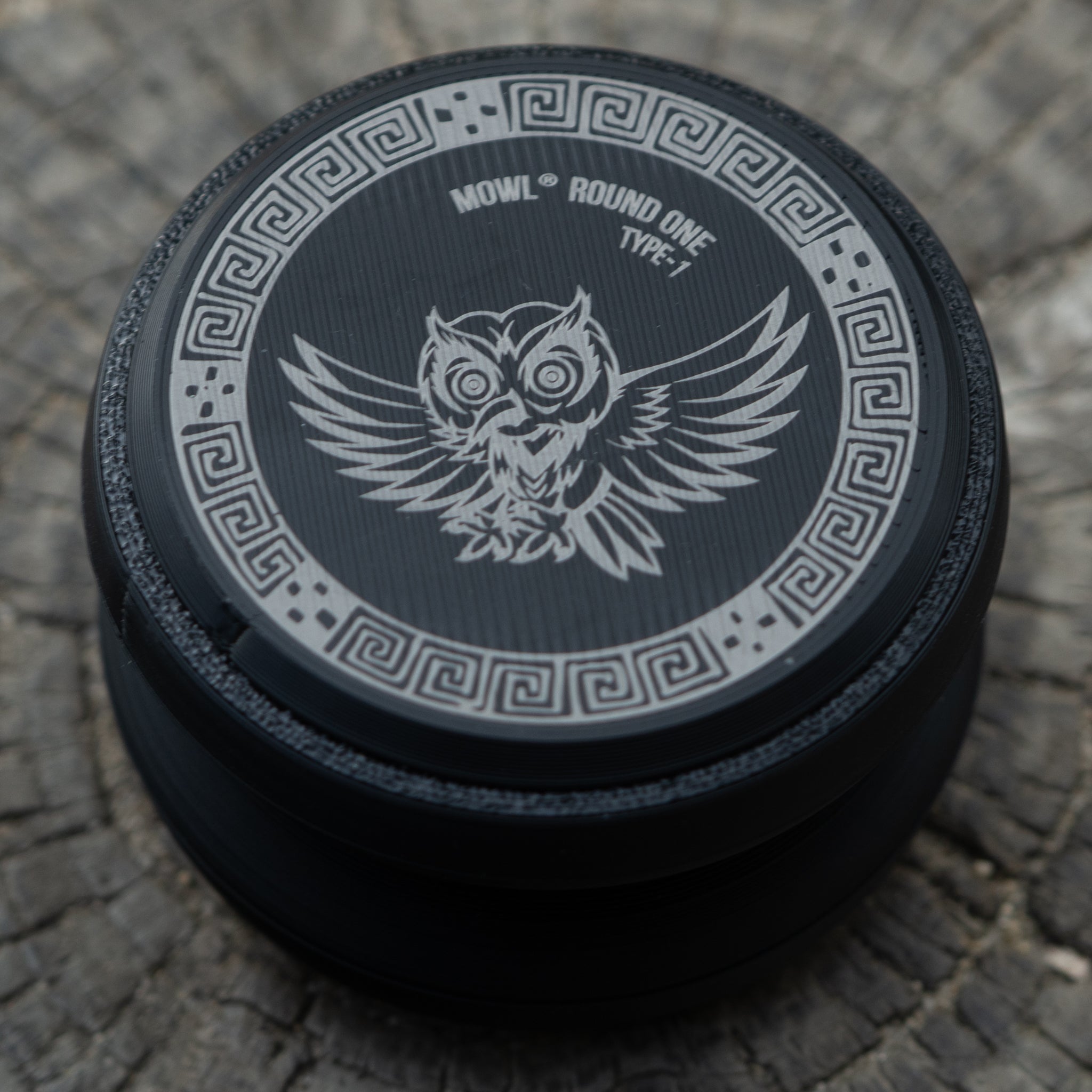 Round One Type-1 / Black