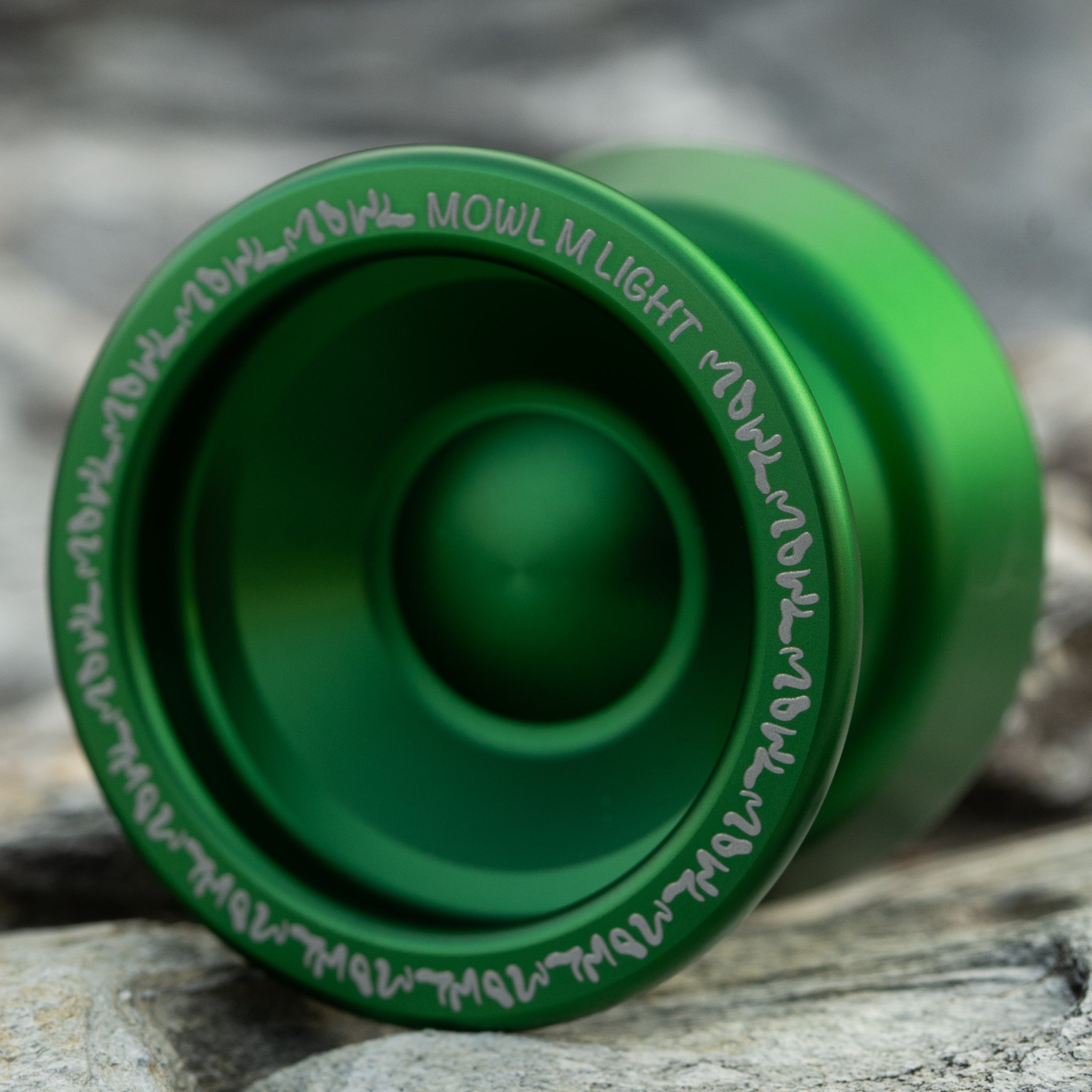 M Light Circle Logo / Dark Green