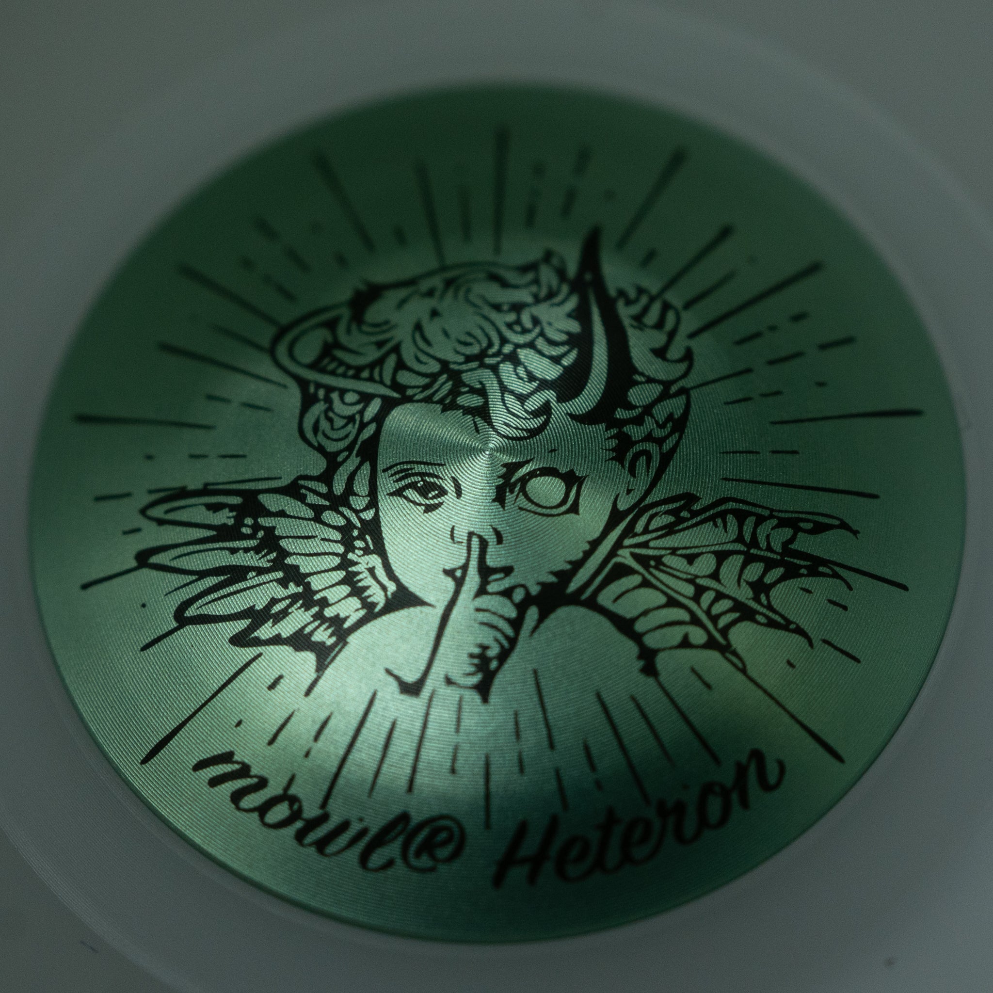 "Heteron" Regular Logo / White (T-Blue Hub)
