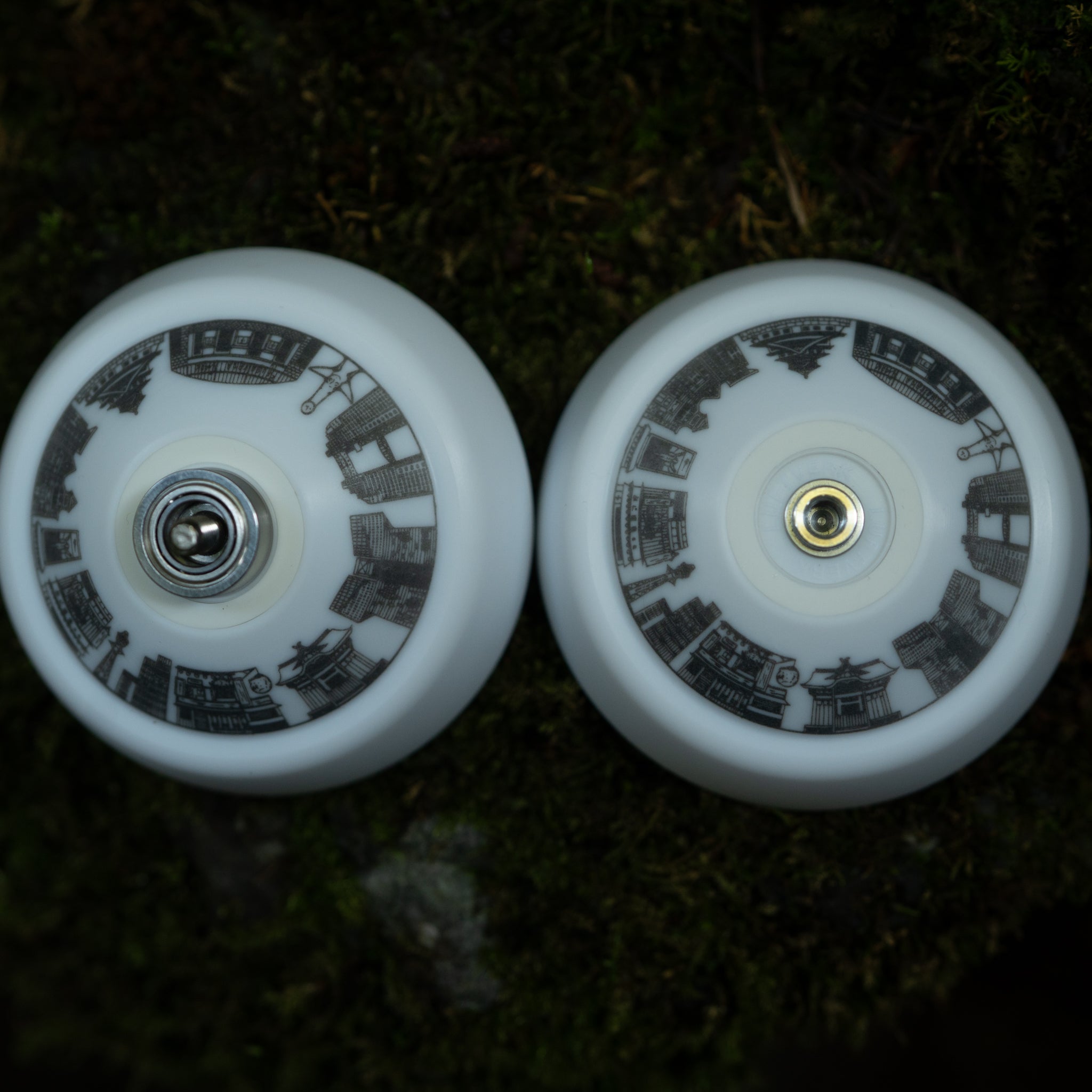 "Plastic M" mowl Osaka ast Anniversary Edition / White