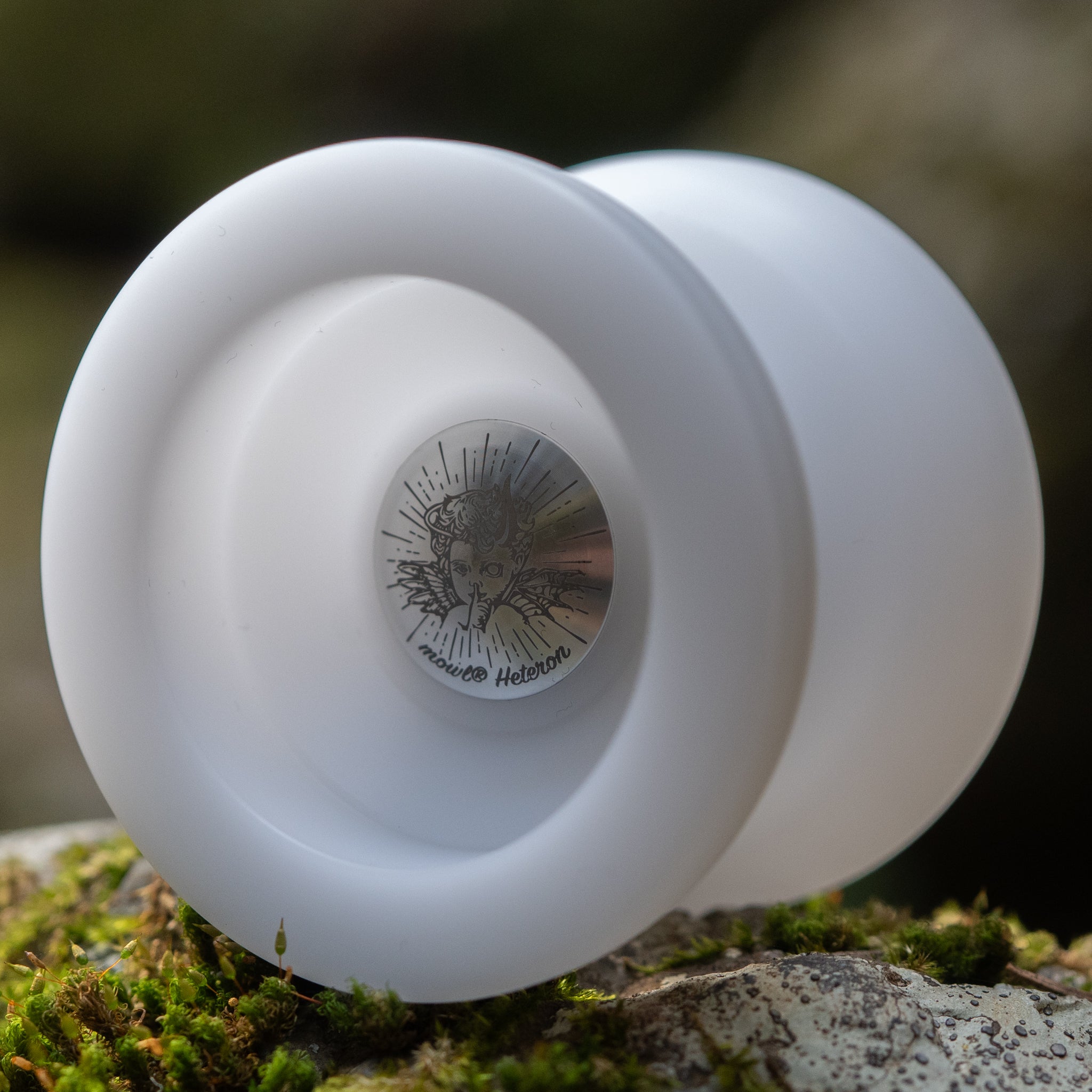 "Heteron" Regular Logo / White (Silver Hub)