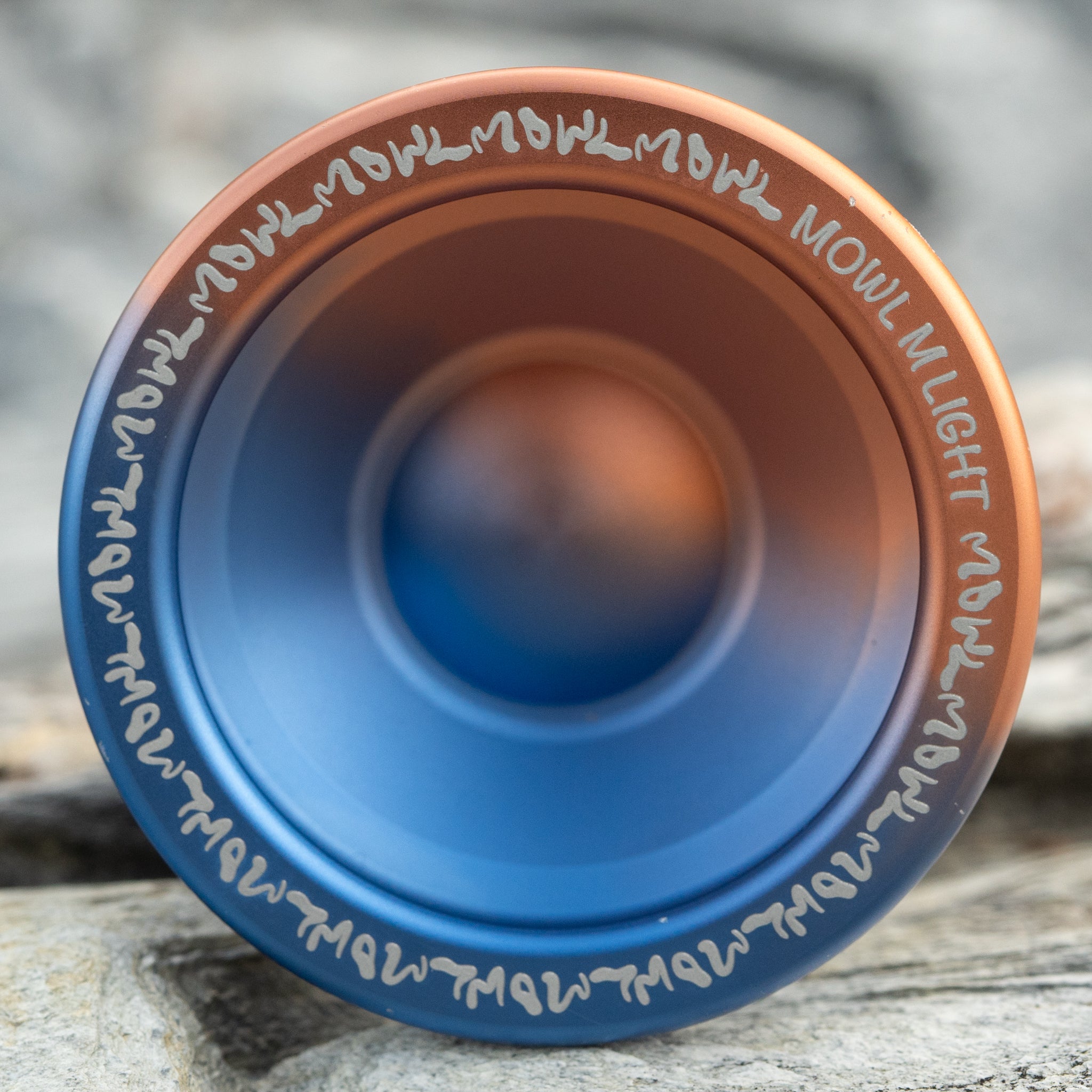 M Light Circle Logo / Solar Prism Fade