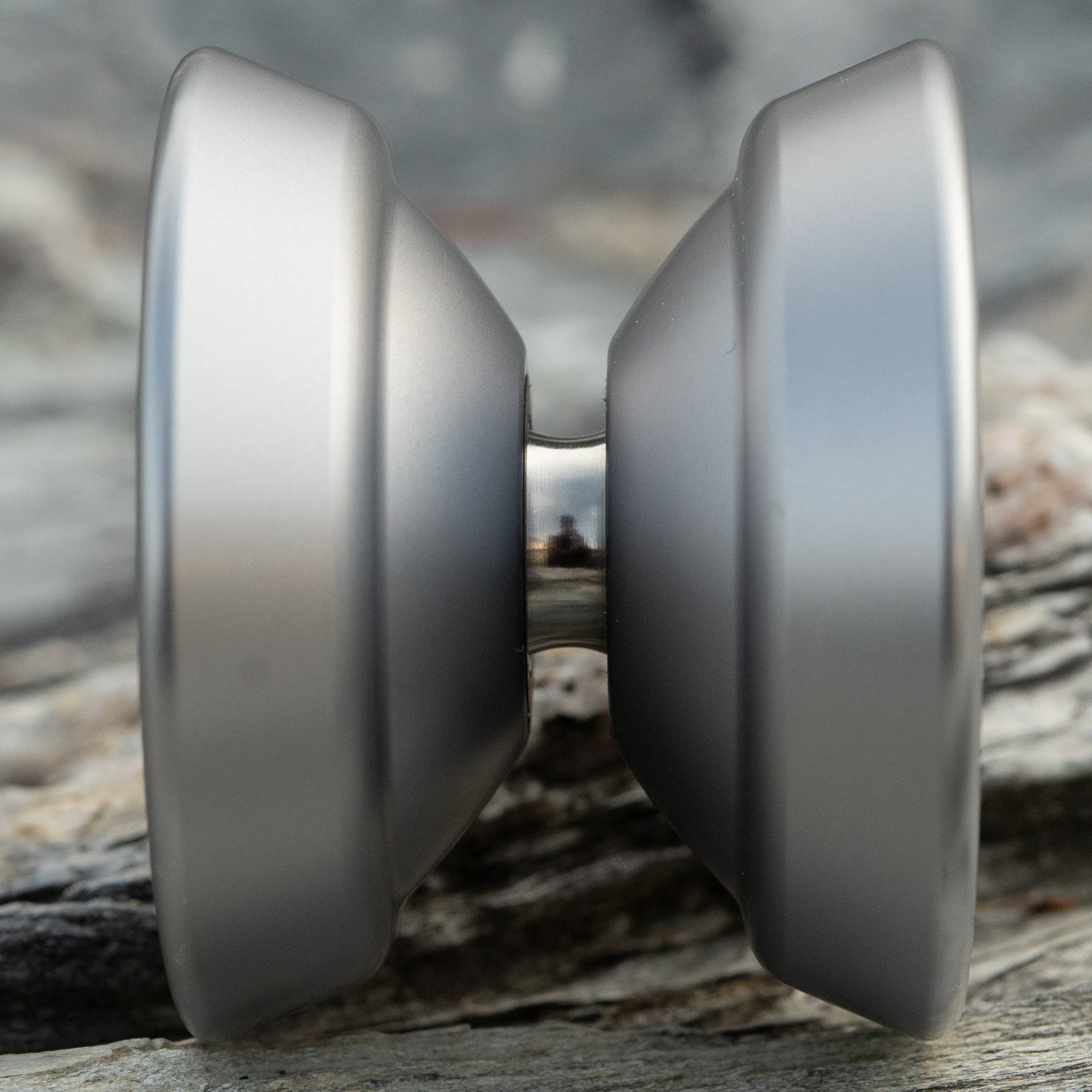 m*l様 mowl サーベイランス右眼　1stロット　バーシティレッド/マットブ M Ti – mowl