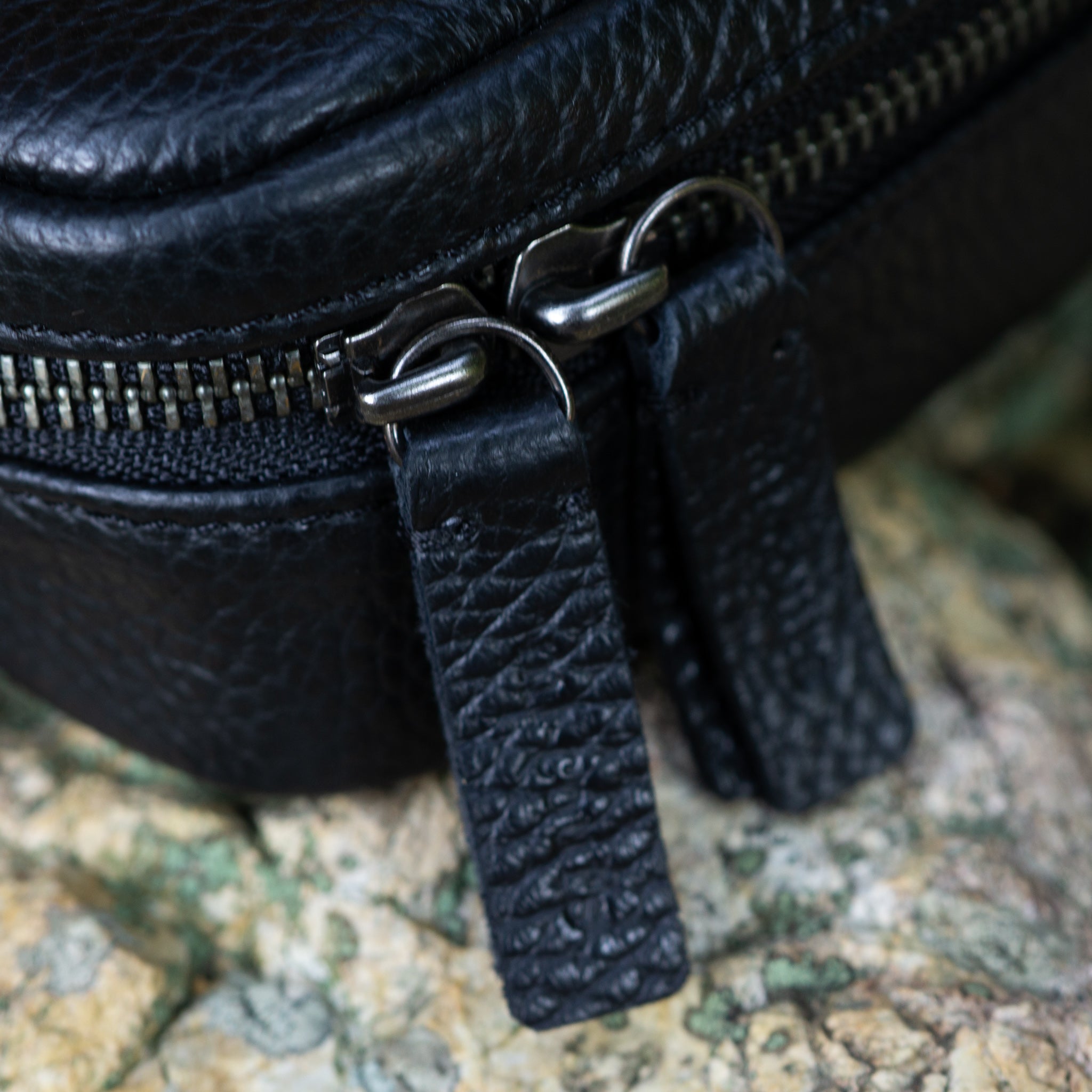 Leather Yo-Yo Bag / Black / Sサイズ